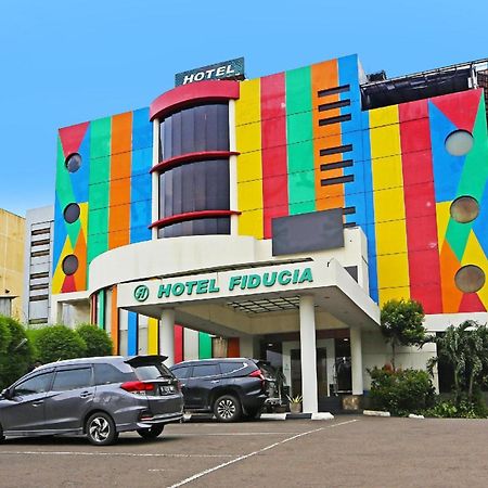 Super Oyo Townhouse Oak Hotel Fiducia Серпонґ Екстер'єр фото